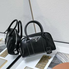 Picture of Prada Lady Handbags _SKUfw150602796fw